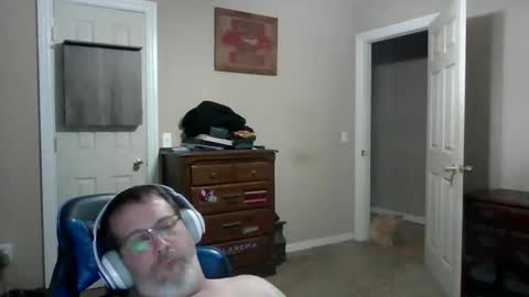 Snapshot of mercer1977 chatting on 05-04-26, 02:24 mercer1977 online show from 05-04-26, 02:24