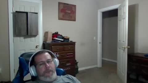 Snapshot of mercer1977 chatting on 05-20-26, 04:46 mercer1977 online show from 05-20-26, 04:46