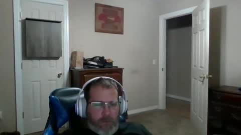 Snapshot of mercer1977 chatting on 06-04-26, 03:07 mercer1977 online show from 06-04-26, 03:07