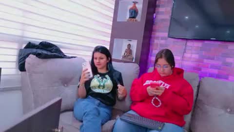 Snapshot of meredith_spencer chatting on 06-17-26, 02:40 meredith_spencer online show from 06-17-26, 02:40
