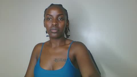 Snapshot of messyluna chatting on 03-13-26, 02:07 meggy and bree online show from 03-13-26, 02:07