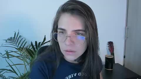 Meurif online show from 06-17-26, 01:52