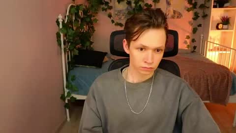Snapshot of meverik_oushen chatting on 05-26-26, 01:07 MEVERIK OUSHEN online show from 05-26-26, 01:07
