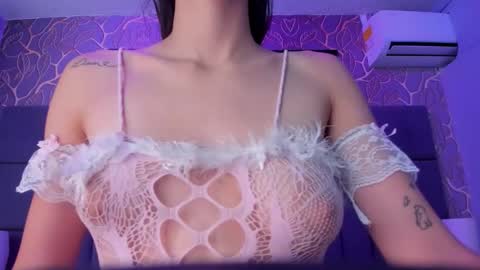 Snapshot of mey_doll chatting on 10-28-25, 11:03 Your Mey online show from 10-28-25, 11:03