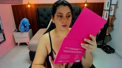 Snapshot of meylagia chatting on 05-28-26, 03:04 meylagia online show from 05-28-26, 03:04