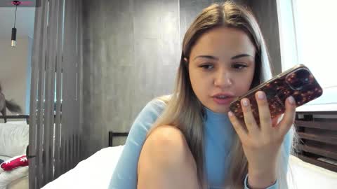 Mia online show from 02-18-26, 04:52