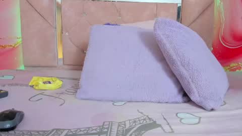 mia__blaze_ online show from 04-13-26, 03:01