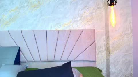 Mia  online show from 05-29-26, 12:03