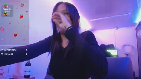 Snapshot of mia_collens_ chatting on 03-06-26, 02:52 MIA online show from 03-06-26, 02:52