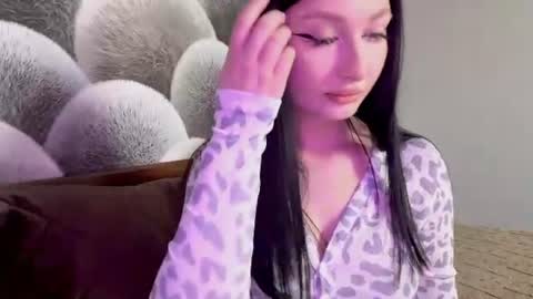Snapshot of mia_cutie1 chatting on 07-10-26, 04:28 Mia online show from 07-10-26, 04:28