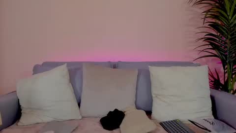 Sarah Luna online show from 05-13-26, 01:30