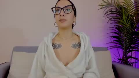 Snapshot of mia_daniellshot chatting on 06-16-26, 01:14 Sarah Luna online show from 06-16-26, 01:14