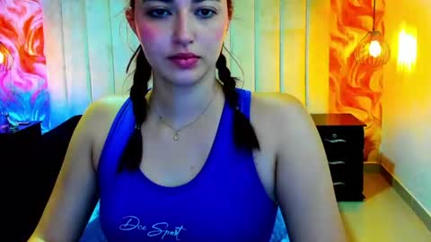mia_ferrer18 online show from 06-22-26, 12:57