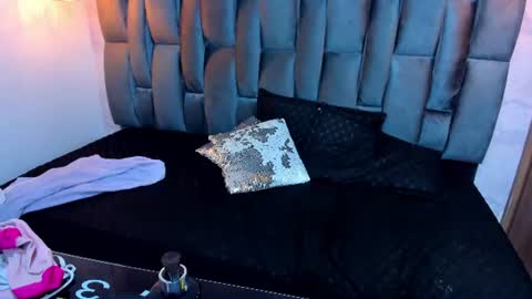 mia_ferrer18 online show from 07-28-26, 07:39