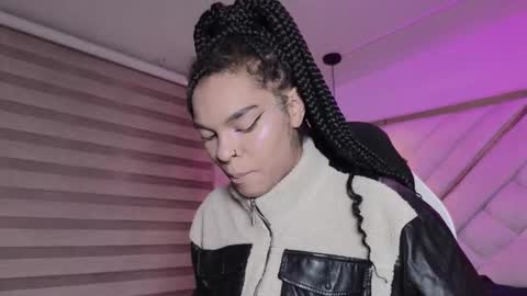 Mia online show from 03-26-26, 03:45