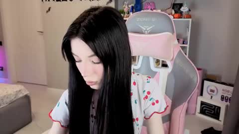 Snapshot of mia_gothh chatting on 11-18-25, 03:16 MIA HELP ME REACH 100 LIKES online show from 11-18-25, 03:16