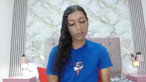 Mia Hiills online show from 05-30-26, 04:48