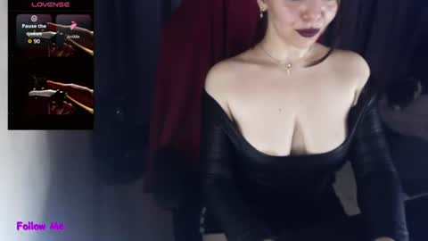 Snapshot of mia_joy8 chatting on 06-25-26, 04:00 MiaJoy online show from 06-25-26, 04:00