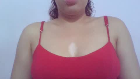 Snapshot of mia_k02 chatting on 05-18-26, 10:04 Mia online show from 05-18-26, 10:04