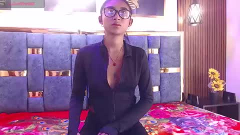 Mia.  online show from 05-28-26, 11:07