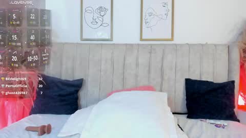Mia online show from 05-11-26, 04:04