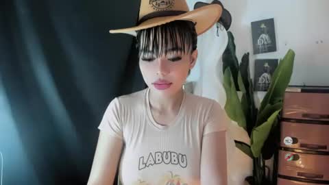 Snapshot of mia_lover9 chatting on 06-30-26, 07:20 M I A online show from 06-30-26, 07:20