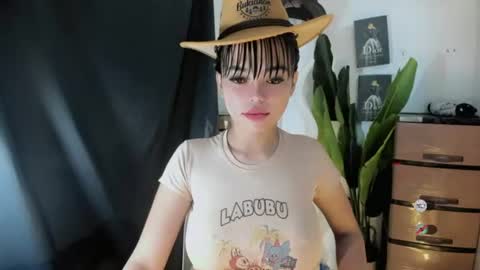 Snapshot of mia_lover9 chatting on 07-02-26, 09:59 M I A online show from 07-02-26, 09:59