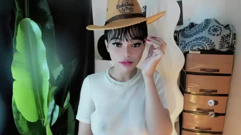 Snapshot of mia_lover9 chatting on 07-17-26, 07:59 M I A online show from 07-17-26, 07:59