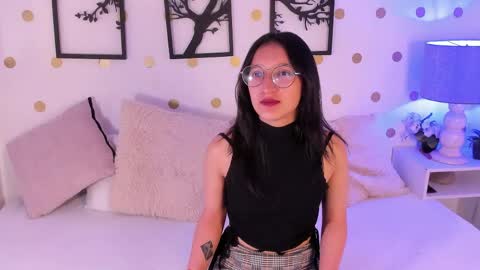 Mia online show from 06-09-26, 11:16