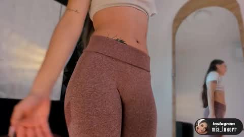 Snapshot of mia_luxor chatting on 02-23-26, 11:51 mia_luxor online show from 02-23-26, 11:51