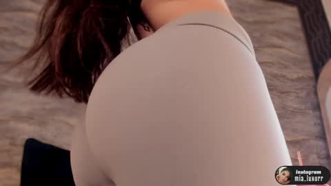 Snapshot of mia_luxor chatting on 04-12-26, 11:37 mia_luxor online show from 04-12-26, 11:37