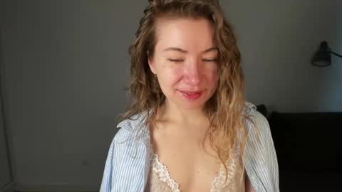 Snapshot of mia_luxx92 chatting on 01-14-26, 07:36 Mia online show from 01-14-26, 07:36