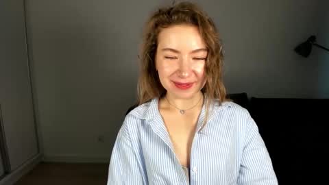 Snapshot of mia_luxx92 chatting on 02-12-26, 07:36 Mia online show from 02-12-26, 07:36