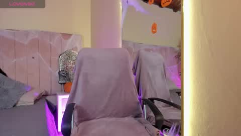 mia_mtnz02 online show from 10-17-25, 11:07