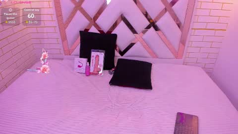 Snapshot of mia_petite18 chatting on 07-07-26, 05:32 mia_petite18 online show from 07-07-26, 05:32