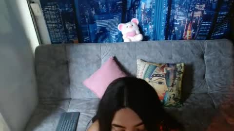 Mia  online show from 06-16-26, 03:58
