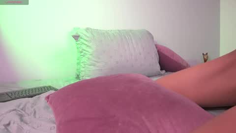 Snapshot of mia_reeves chatting on 05-06-26, 06:57 Mia Reeves online show from 05-06-26, 06:57