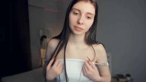 Mia online show from 03-12-25, 02:23