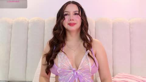 Mia online show from 03-12-26, 12:11