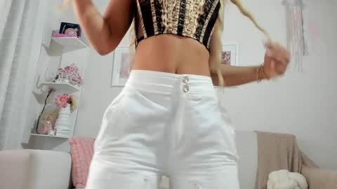 mia_rosse8 online show from 05-17-26, 07:43