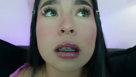 Mia online show from 05-23-26, 11:20