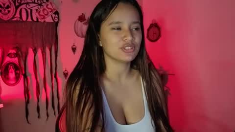 mia_sweetdc online show from 10-11-25, 07:01