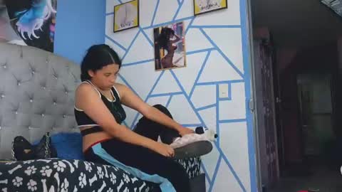 mia_thompson_0 online show from 06-23-26, 01:09