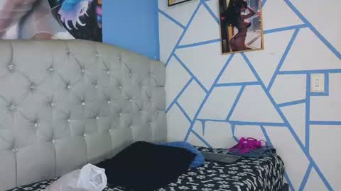 mia_thompson_0 online show from 06-30-26, 12:39