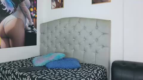 mia_thompson_0 online show from 07-20-26, 11:45