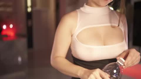 VixenMia online show from 05-13-26, 03:59