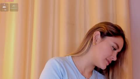 Mia White  online show from 04-17-26, 02:53