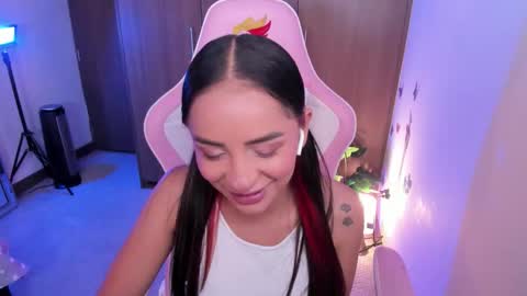 Snapshot of miaa_06 chatting on 01-12-26, 03:01 mia nicolle online show from 01-12-26, 03:01