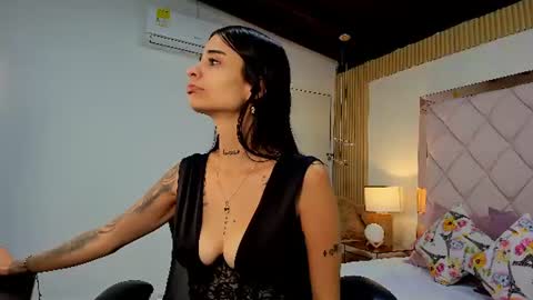 Mia  online show from 07-16-26, 12:33