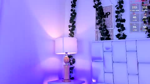 Snapshot of miaa_gh1 chatting on 06-24-26, 11:31 Mia online show from 06-24-26, 11:31